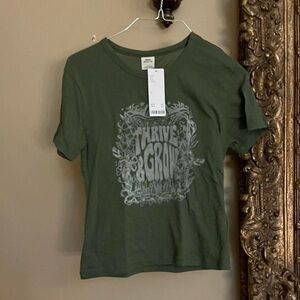 ‘thrive and grow’ urban outfitters tee.